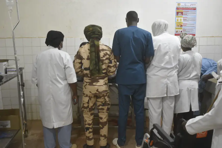 Présidentielle au Tchad : Un agent de sécurité poignardé par un électeur dans un bureau de vote à Abéché