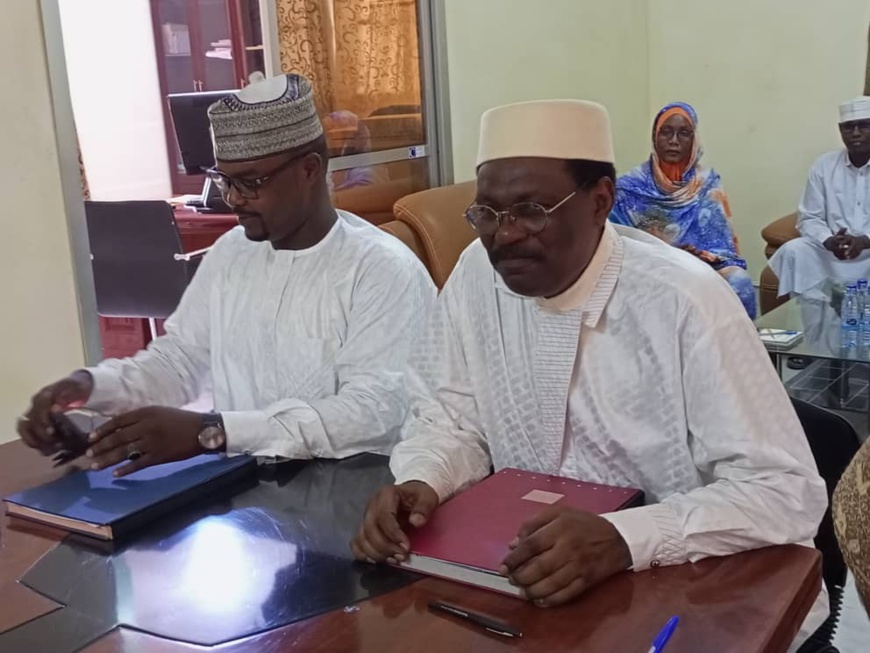 Tchad : Signature d'un accord de partenariat stratégique entre la BNT et le CNRD pour le développement du secteur culturel Tchad : Signature d'un accord de partenariat stratégique entre la BNT et le CNRD pour le développement du secteur culturel