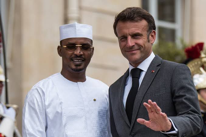 Présidentielle au Tchad : Le Président Macron félicite le Président Deby et salue l'engagement démocratique du peuple tchadien Présidentielle au Tchad : Le Président Macron félicite le Président Deby et salue l'engagement démocratique du peuple tchadien