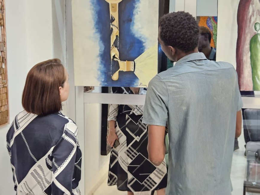 Tchad - Amiral Protège Bûnda Slam : Un artiste tchadien aux multiples talents qui marie poésie et peinture Tchad - Amiral Protège Bûnda Slam : Un artiste tchadien aux multiples talents qui marie poésie et peinture