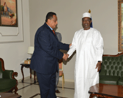 Tchad : Un émissaire soudanais remet un pli confidentiel d'Omar El Béchir à Idriss Déby