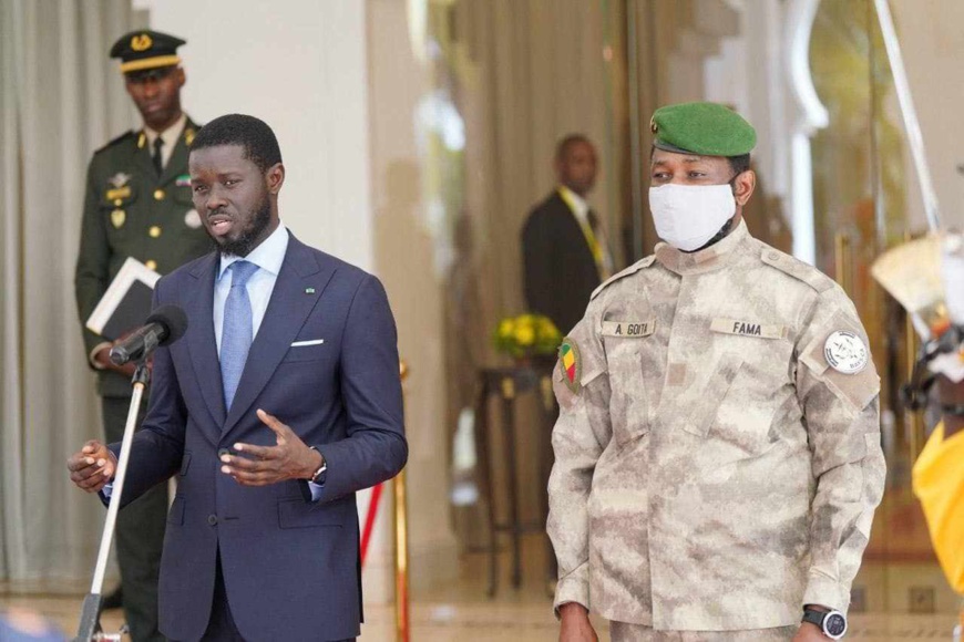 Mali : le président du Sénégal est arrivé ce jour à Bamako Mali : le président du Sénégal est arrivé ce jour à Bamako