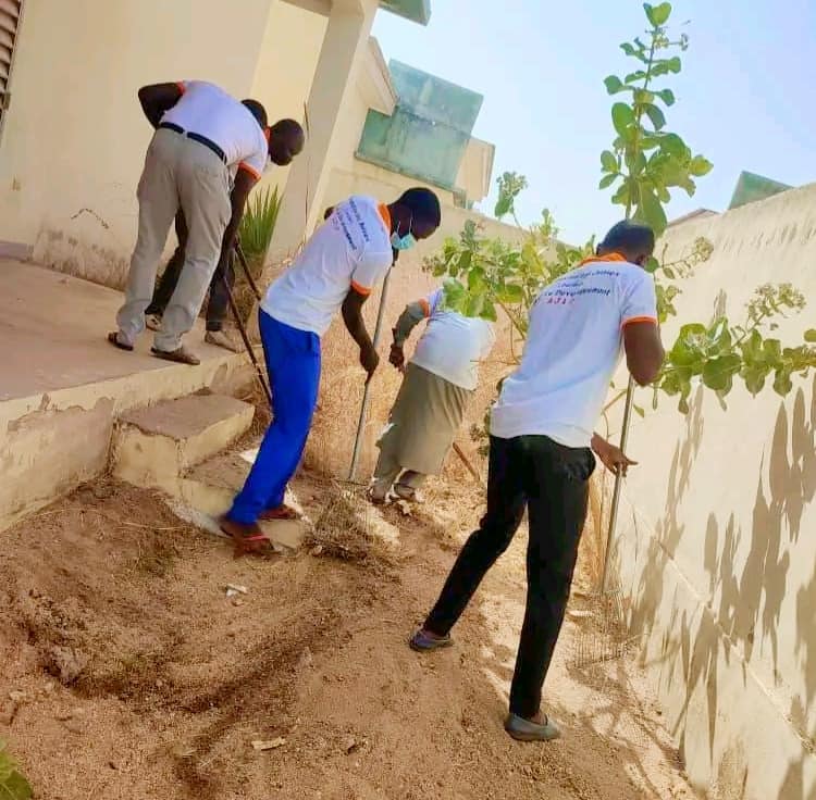 Tchad : L'Association des Jeunes Leaders pour le Développement (AJLD) mène une opération de salubrité à Bitkine Tchad : L'Association des Jeunes Leaders pour le Développement (AJLD) mène une opération de salubrité à Bitkine