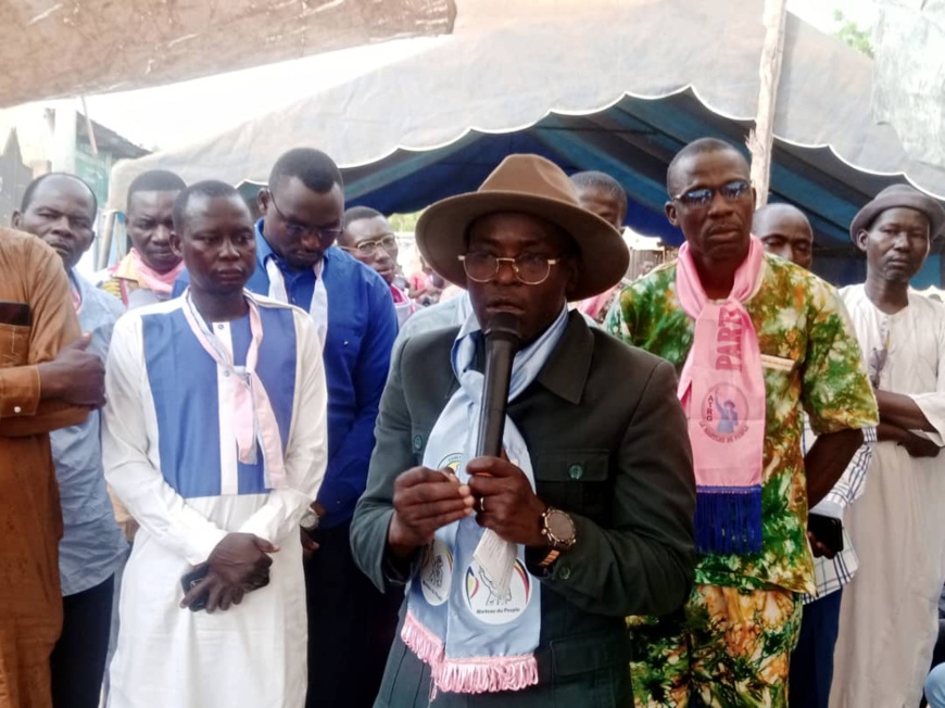 Tchad : Le président national du parti MERCI en compassion avec la famille de son militant décédé Tchad : Le président national du parti MERCI en compassion avec la famille de son militant décédé