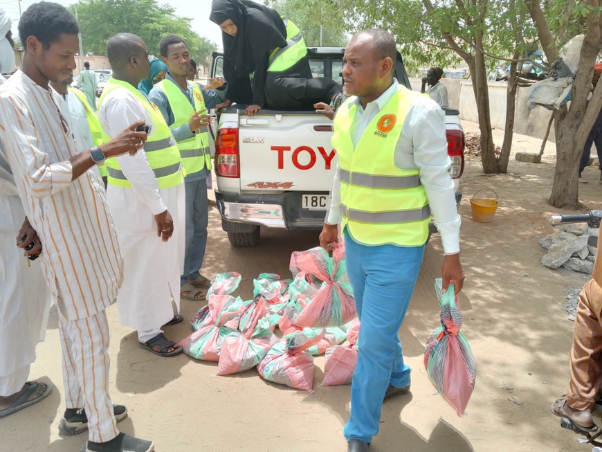 Tchad : l'ATLCDF fait un don de vivres aux démunis Tchad : l'ATLCDF fait un don de vivres aux démunis