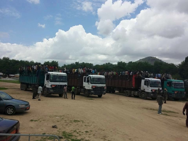 Le Cameroun expulse 2.500 nigérians dans des camions de marchandises Le Cameroun expulse 2.500 nigérians dans des camions de marchandises