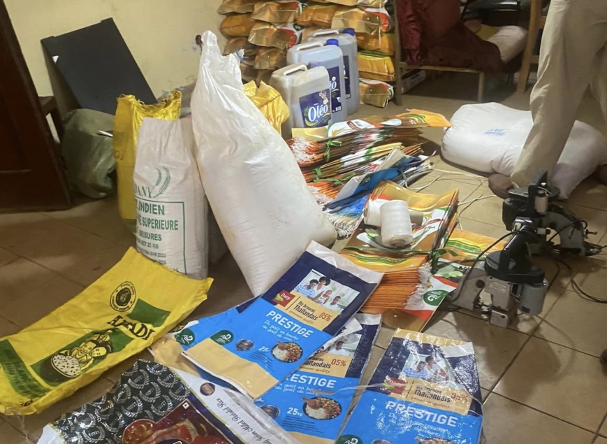 Cameroun : une usine de ré-ensachage du riz avarié démantelée à Yaoundé, son patron aux arrêts Cameroun : une usine de ré-ensachage du riz avarié démantelée à Yaoundé, son patron aux arrêts