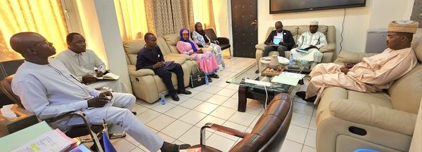 Tchad: L'ASJT et le Secrétaire d'Etat à l'Education Nationale discutent du projet SANOBAT Tchad: L'ASJT et le Secrétaire d'Etat à l'Education Nationale discutent du projet SANOBAT