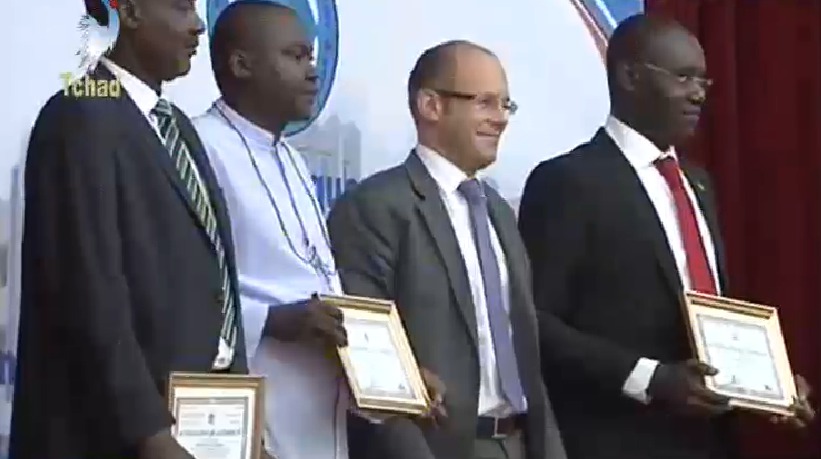 Baccalauréat 2015: Les meilleurs lauréats et établissements du Tchad récompensés Baccalauréat 2015: Les meilleurs lauréats et établissements du Tchad récompensés