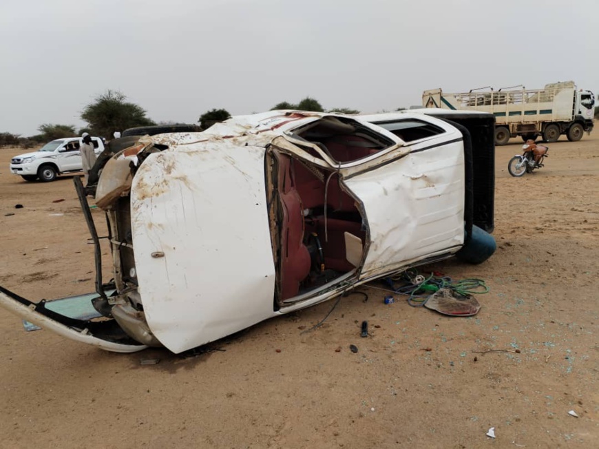 Tchad : un véhicule de transport fait un tonneau près d’Ati, un mort Tchad : un véhicule de transport fait un tonneau près d’Ati, un mort