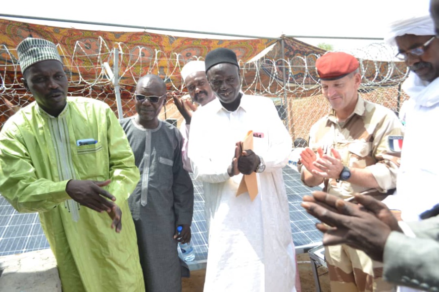 Tchad : un puits communautaire construit par la Force française à Abéché
