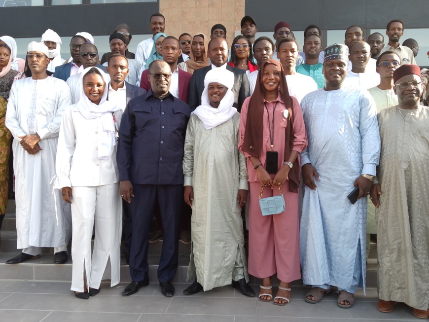 Tchad : AL MOUSSA'ADA honore Ahmat Mahamat Kosseï avec une attestation de reconnaissance Tchad : AL MOUSSA'ADA honore Ahmat Mahamat Kosseï avec une attestation de reconnaissance