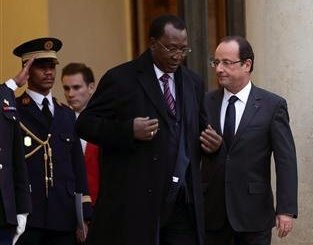 Le Président Idriss Déby Itno et son homologue François Hollande. Crédits: Sources