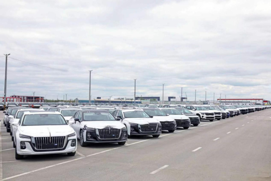 Allur, acquired and restructured by a Chinese company, is the largest automotive manufacturing and assembly enterprise in Kazakhstan. Photo shows vehicles parked at a production base of Allur, waiting to be distributed to different regions in Kazakhstan. (Photo by Zhao Yipu/People's Daily) Allur, acquired and restructured by a Chinese company, is the largest automotive manufacturing and assembly enterprise in Kazakhstan. Photo shows vehicles parked at a production base of Allur, waiting to be distributed to different regions in Kazakhstan. (Photo by Zhao Yipu/People's Daily)