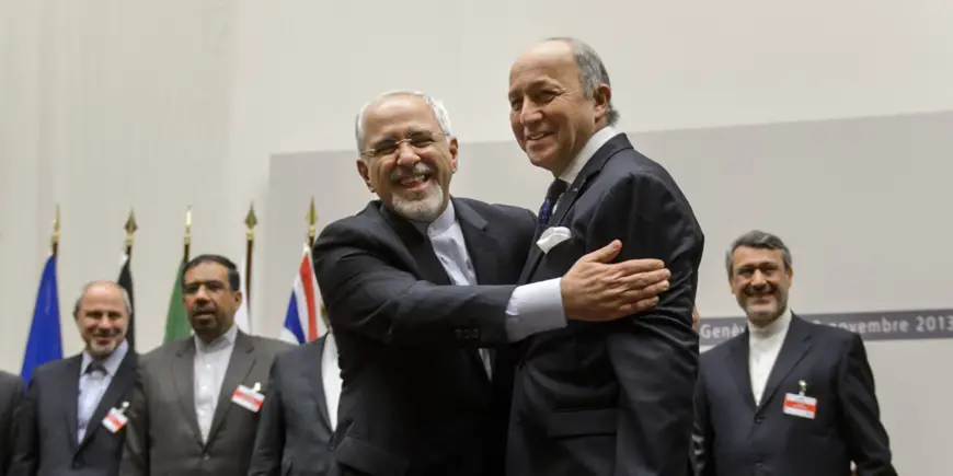 Nucléaire: un accord avec l'Iran. Laurent Fabius et le ministre iranien Mohammad Javad Zarif se félicitent. | AFP