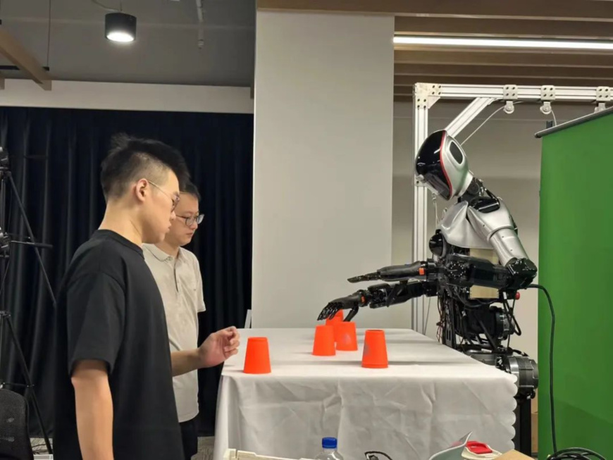 Photo shows "Healthy Loong," a full-sized general-purpose humanoid robot. (Photo by Fang Zhuoran) Photo shows "Healthy Loong," a full-sized general-purpose humanoid robot. (Photo by Fang Zhuoran)