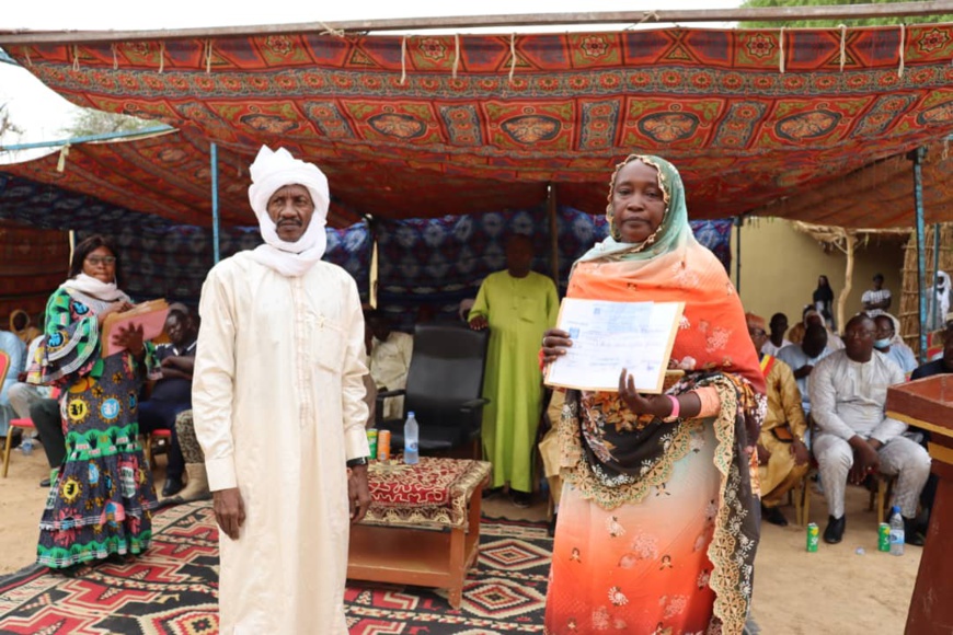 Tchad : dans le Batha, Enfants du Monde remet des chèques aux écoles pilotes pour les AGR Tchad : dans le Batha, Enfants du Monde remet des chèques aux écoles pilotes pour les AGR