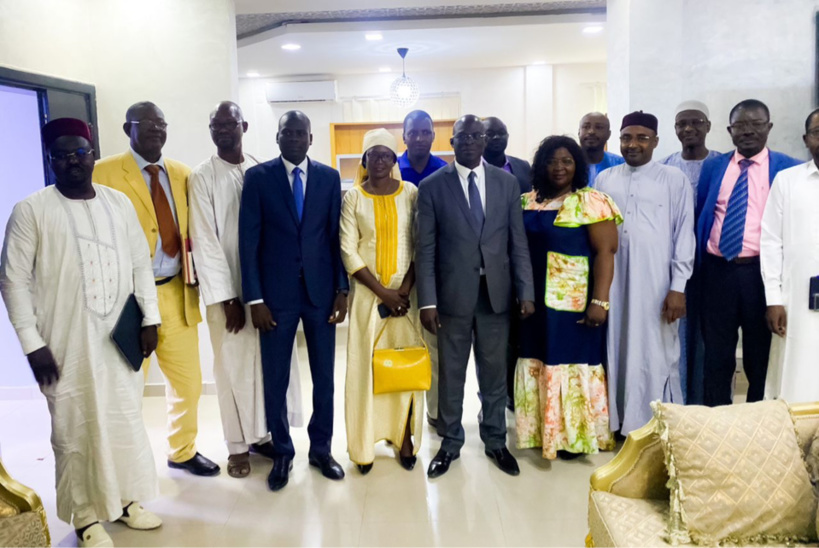 Tchad : Le Bureau Exécutif de l’UJT échange avec le ministre des Communications Tchad : Le Bureau Exécutif de l’UJT échange avec le ministre des Communications