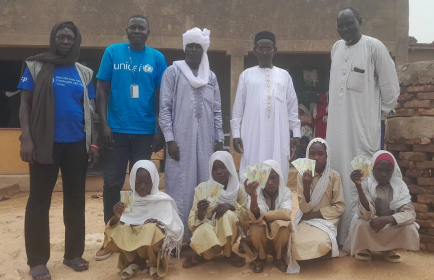 Tchad : au Ouaddaï, le PAM octroie des bourses d'excellence aux filles des écoles primaires Tchad : au Ouaddaï, le PAM octroie des bourses d'excellence aux filles des écoles primaires