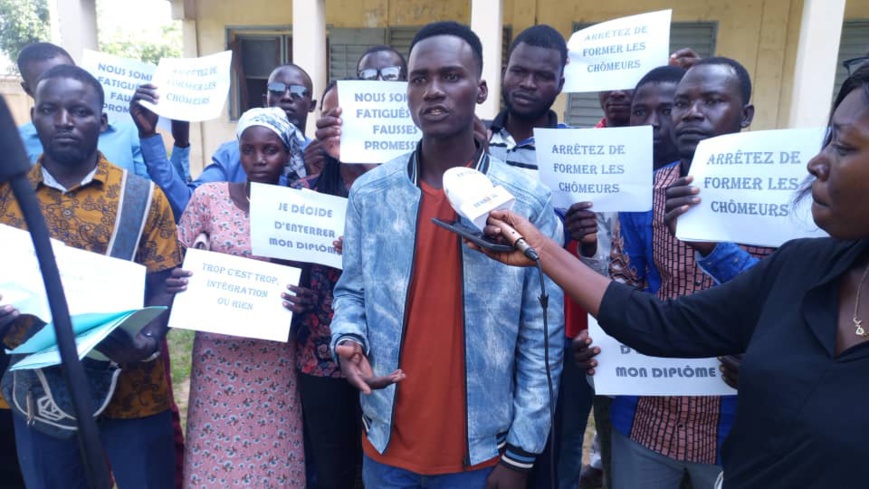 Tchad : le Collectif des lauréats de l'Ecole normale supérieure de Ndjamena exprime son ras-le-bol Tchad : le Collectif des lauréats de l'Ecole normale supérieure de Ndjamena exprime son ras-le-bol