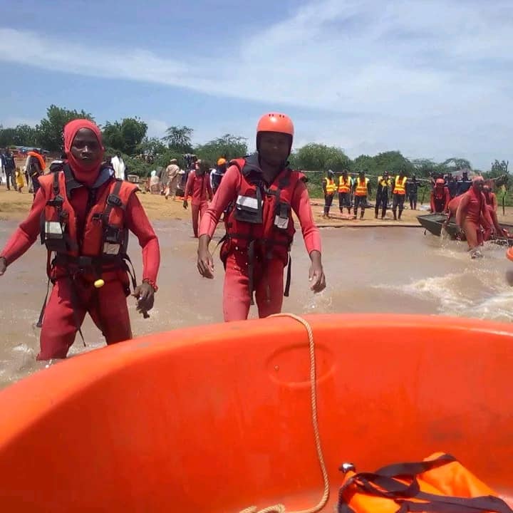 Tchad – Cameroun (Kousseri) : Sapeurs-pompiers tchadiens et camerounais s’entraînent aux secours fluviaux Tchad – Cameroun (Kousseri) : Sapeurs-pompiers tchadiens et camerounais s’entraînent aux secours fluviaux