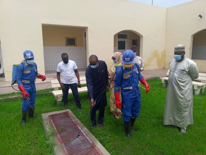 Tchad - N'Djaména : Une opération de démoustification lancée au CHU pour protéger les plus vulnérables Tchad - N'Djaména : Une opération de démoustification lancée au CHU pour protéger les plus vulnérables