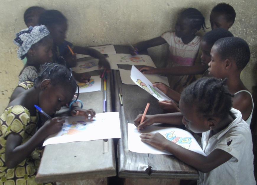 Des élèves dans une école primaire.