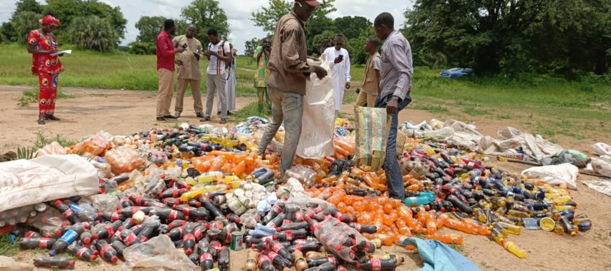 Tchad : L'incinération de produits périmés à Sarh Tchad : L'incinération de produits périmés à Sarh