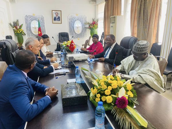 Cameroun : le ministre du Commerce reçoit le nouveau président du Conseil d’affaires Turquie-Cameroun Cameroun : le ministre du Commerce reçoit le nouveau président du Conseil d’affaires Turquie-Cameroun