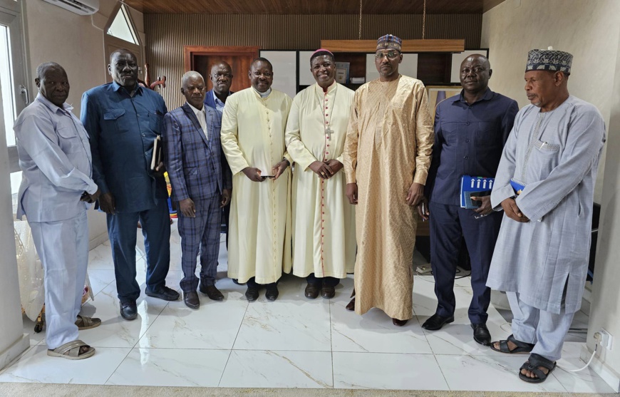 Tchad : Rencontre entre le Ministre de l'Éducation et l'Archevêque de N'Djamena Tchad : Rencontre entre le Ministre de l'Éducation et l'Archevêque de N'Djamena