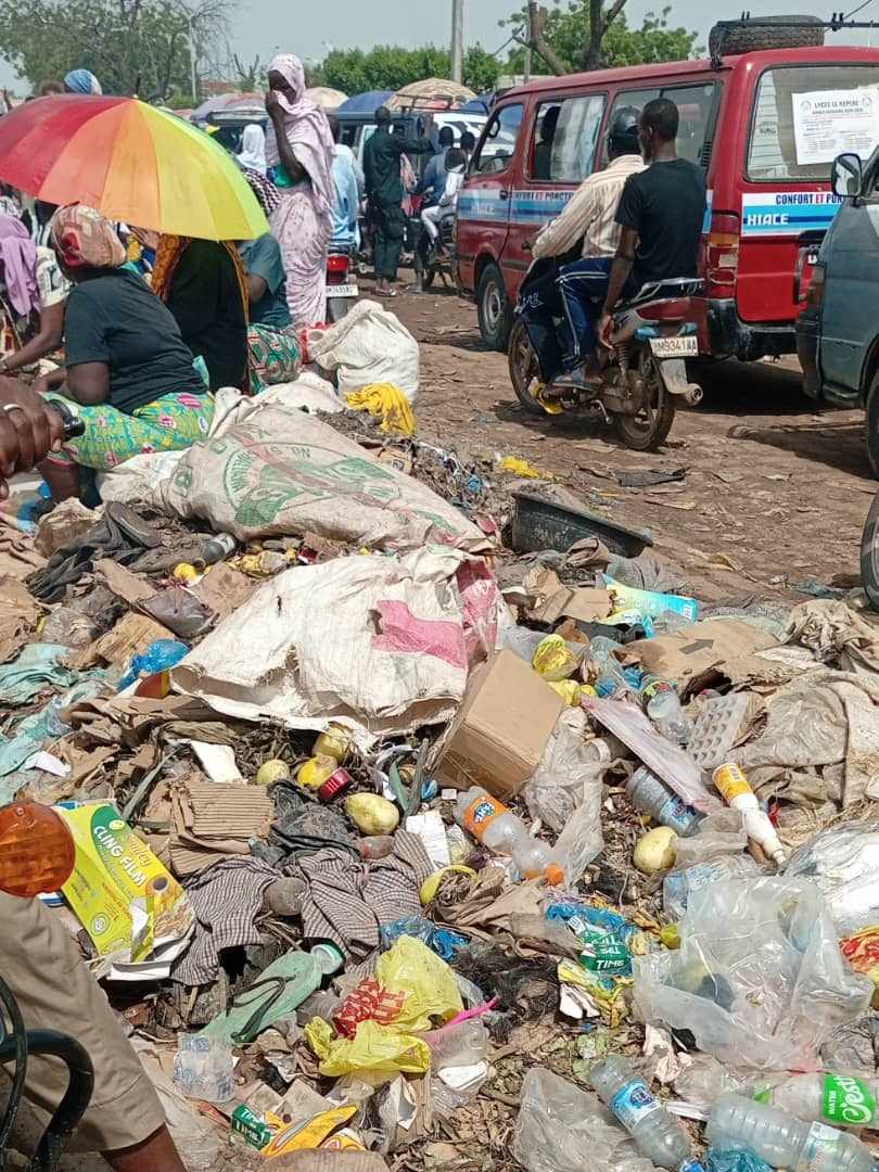 Tchad : gestion des ordures au marché de Dembé, une situation qui nécessite une urgence Tchad : gestion des ordures au marché de Dembé, une situation qui nécessite une urgence