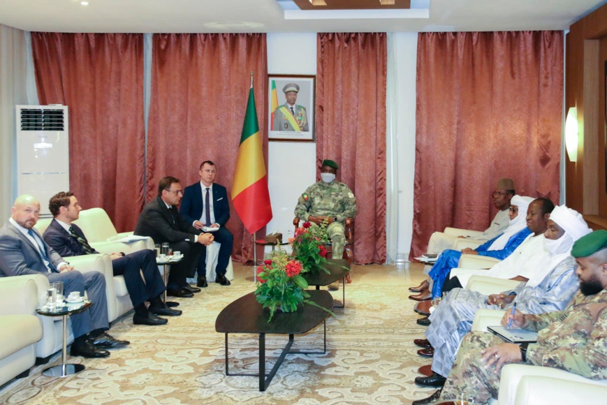 Mali : le colonel Assimi Goïta reçoit les ministres de l’AES et Glavkosmos pour un projet satellitaire Mali : le colonel Assimi Goïta reçoit les ministres de l’AES et Glavkosmos pour un projet satellitaire