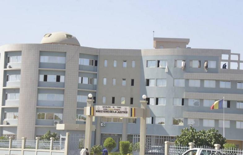 Tchad : le ministre de la Justice s’insurge contre « les exécutions forcées » des huissiers et commissaires de justice Tchad : le ministre de la Justice s’insurge contre « les exécutions forcées » des huissiers et commissaires de justice