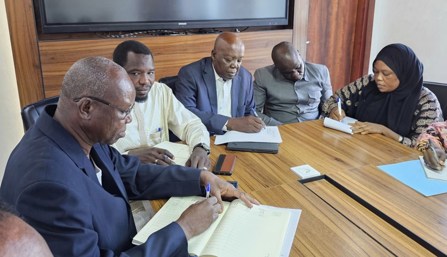 Tchad : L'UNICEF et le ministère de l'Éducation s'unissent pour améliorer l'accès aux manuels scolaires Tchad : L'UNICEF et le ministère de l'Éducation s'unissent pour améliorer l'accès aux manuels scolaires