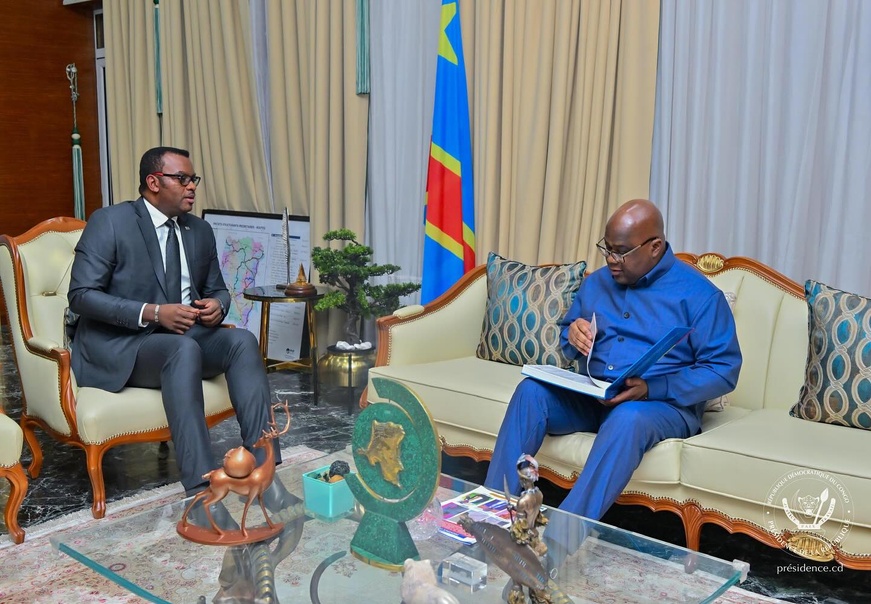 RDC : le chef de l’Etat a réceptionné les premiers annuaires des fonctionnaires de l’Etat