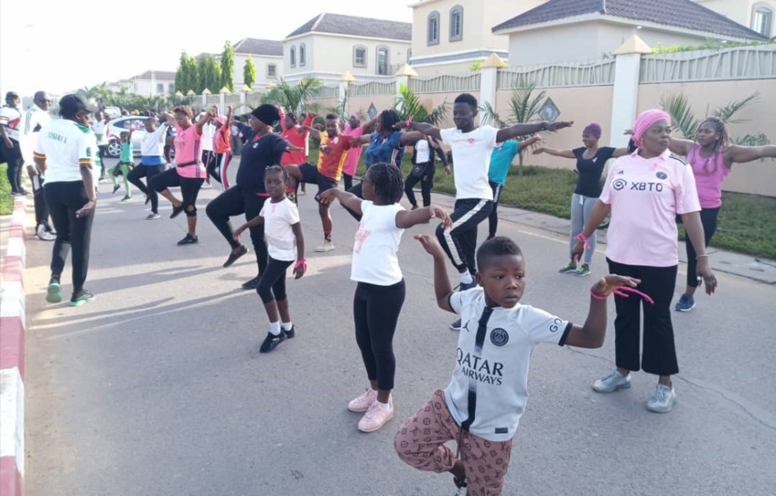 Tchad : Les Reines du Club Mercato footing luttent contre le cancer du sein par le sport Tchad : Les Reines du Club Mercato footing luttent contre le cancer du sein par le sport