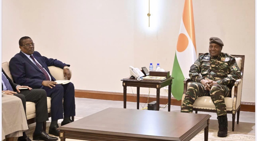 Tchad-Niger : le ministre tchadien des Affaires étrangères du Tchad reçu par le général Tiani Tchad-Niger : le ministre tchadien des Affaires étrangères du Tchad reçu par le général Tiani