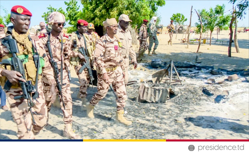 Le Tchad promet de punir les terroristes, même s'il faut les poursuivre dans des pays voisins Le Tchad promet de punir les terroristes, même s'il faut les poursuivre dans des pays voisins