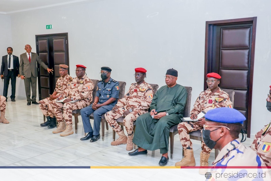 Tchad : Avant son départ pour Riyad, le Président Déby salue le courage des FDS et donne de nouvelles orientations Tchad : Avant son départ pour Riyad, le Président Déby salue le courage des FDS et donne de nouvelles orientations