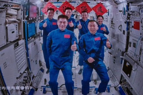 The crew of Shenzhou-18 and Shenzhou-19 manned spaceships pose for a photo in China's space station, Oct. 30. (Photo by Li Jie) The crew of Shenzhou-18 and Shenzhou-19 manned spaceships pose for a photo in China's space station, Oct. 30. (Photo by Li Jie)