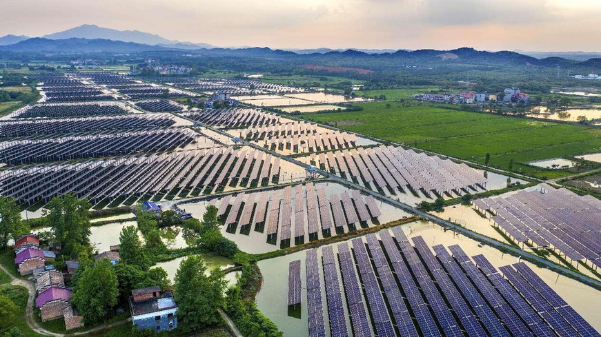 Photo shows a solar farm in Jiangkou village, Shanggao county, Yichun, east China's Jiangxi province. (Photo by Zhou Liang/People's Daily Online) Photo shows a solar farm in Jiangkou village, Shanggao county, Yichun, east China's Jiangxi province. (Photo by Zhou Liang/People's Daily Online)