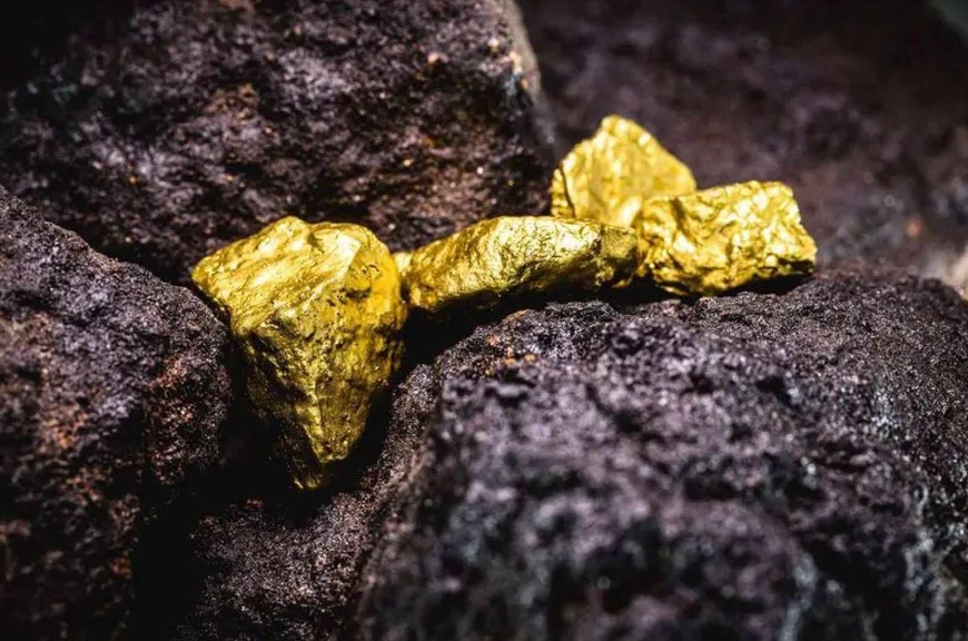 Un rapport révèle l’ampleur de l’exploitation des mineurs d’or artisanaux pour financer la guerre, le terrorisme et le crime organisé Un rapport révèle l’ampleur de l’exploitation des mineurs d’or artisanaux pour financer la guerre, le terrorisme et le crime organisé