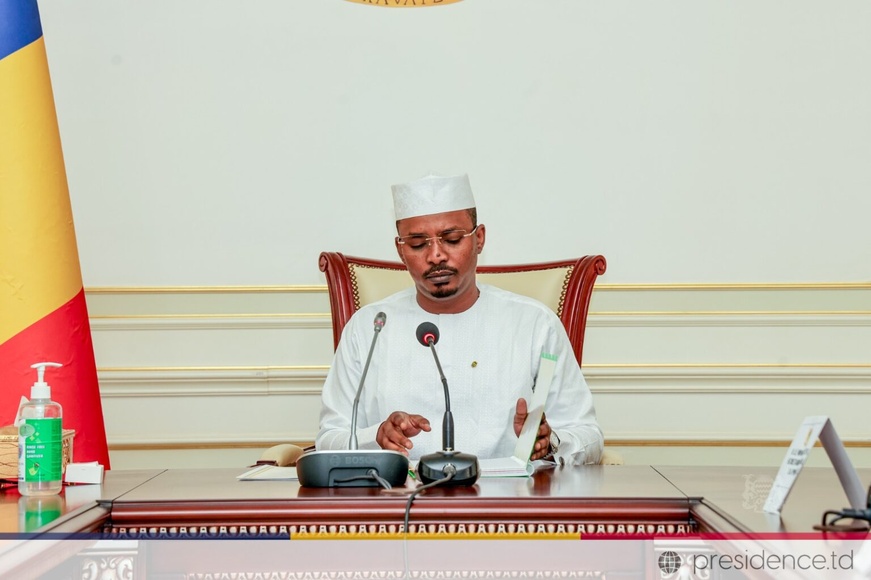 Tchad : réunion des acteurs du secteur de l’eau et de l’énergie autour du chef de l’Etat Tchad : réunion des acteurs du secteur de l’eau et de l’énergie autour du chef de l’Etat