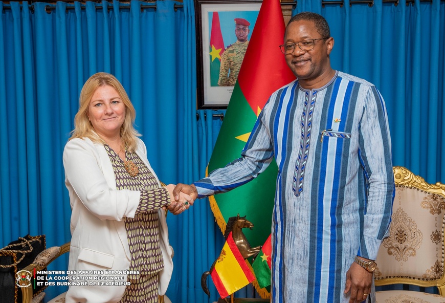 Burkina :  l’Espagne présente sa nouvelle stratégie pour l’Afrique au chef de la diplomatie Burkina :  l’Espagne présente sa nouvelle stratégie pour l’Afrique au chef de la diplomatie