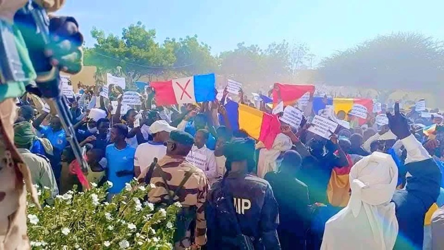 Rupture de l'accord militaire avec la France : Réactions populaires au Tchad Rupture de l'accord militaire avec la France : Réactions populaires au Tchad
