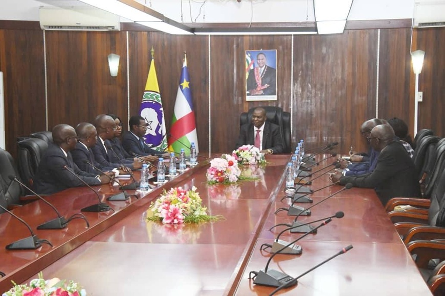 RCA : le président Touadera reçoit les membres du Conseil constitutionnel RCA : le président Touadera reçoit les membres du Conseil constitutionnel