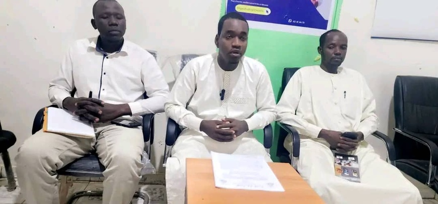 Tchad : Mobilisation pour le poète Djibril Adam Djibril au Ouaddaï Tchad : Mobilisation pour le poète Djibril Adam Djibril au Ouaddaï