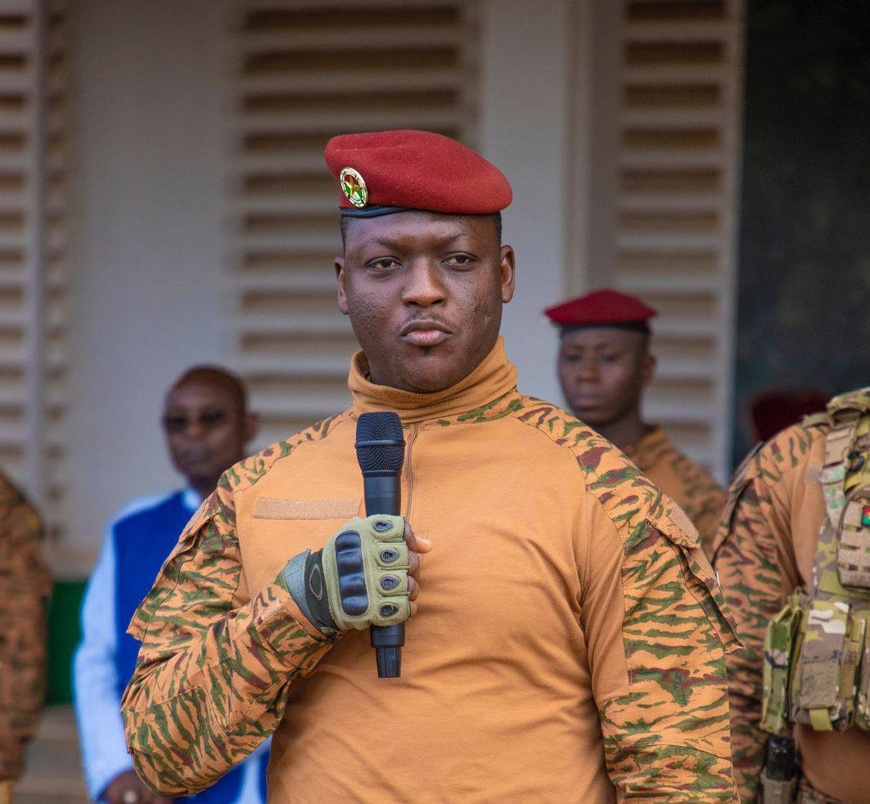 Capitaine Ibrahim Traoré : "L'exemple du Tchad est palpable" Capitaine Ibrahim Traoré : "L'exemple du Tchad est palpable"