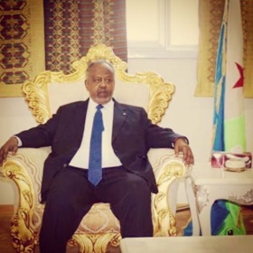 L’AFRIQUE ET LE TRONE L’AFRIQUE ET LE TRONE