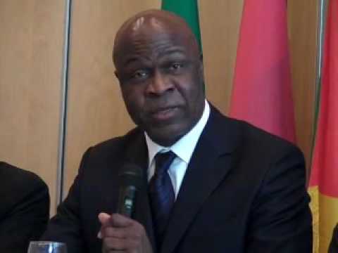 Le passage d’Essimi Menye au ministère des finances a permis de stopper l’incontournable « boma » Le passage d’Essimi Menye au ministère des finances a permis de stopper l’incontournable « boma »